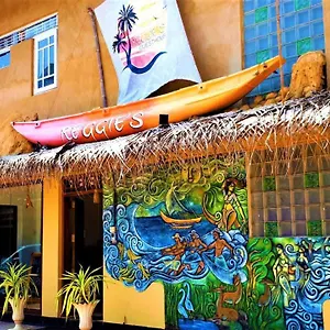https://the-beach-lodge.kandyhotelsnow.com